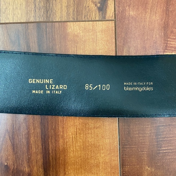 Genuine Lizard Blue Buckle Belt Small
SIZE - it fits like a small best - Picture 4 of 4